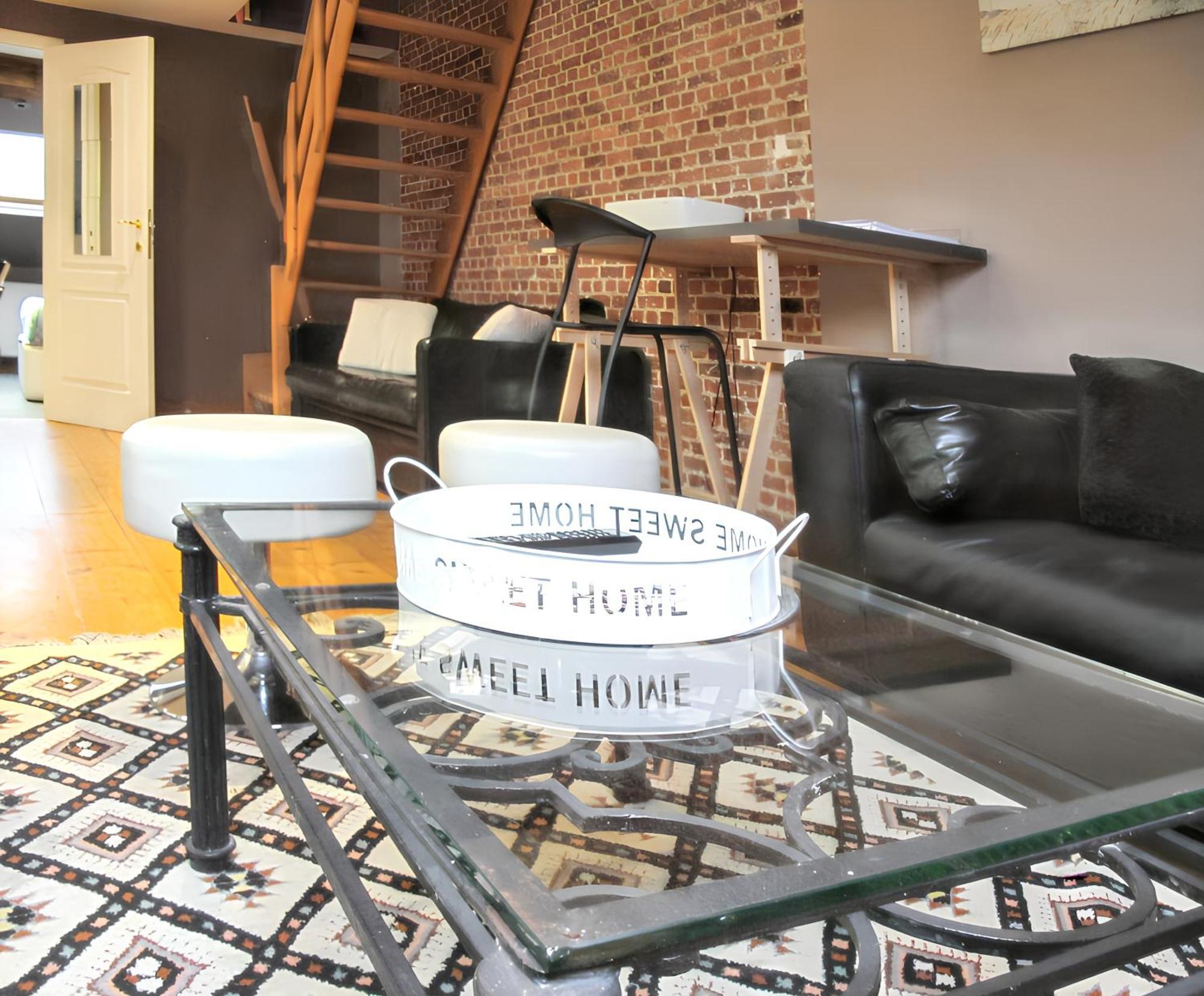 Spacious With View In 100 M² + Terrace Brüssel